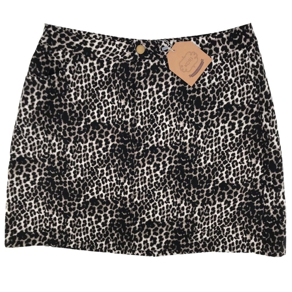 Kori America Women's Black Animal Print Flat Front Mini Skirt Size Large